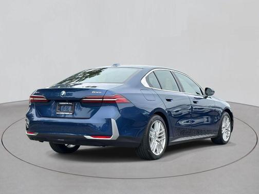 2024 BMW 530 i xDrive