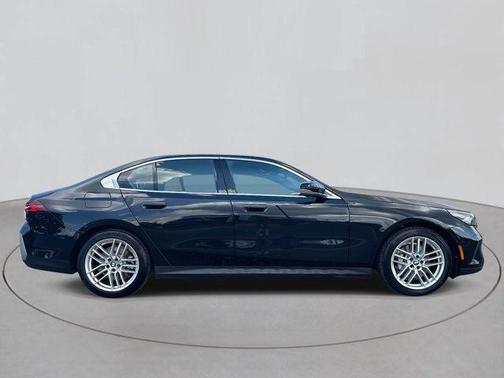 2024 BMW 530 i xDrive