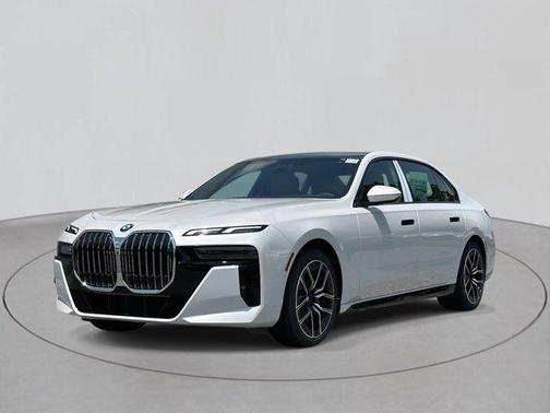 2025 BMW 740 i xDrive
