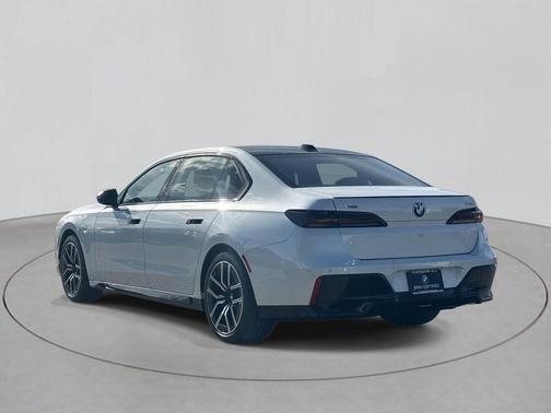 2025 BMW 740 i xDrive