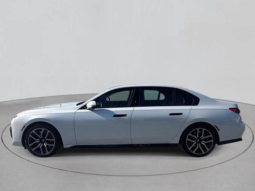 2025 BMW 740 i xDrive