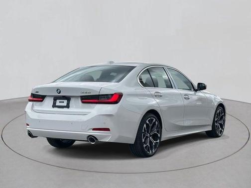 2025 BMW 330 i xDrive