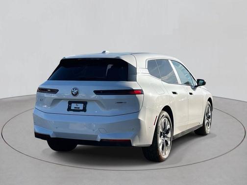 2026 BMW iX xDrive45
