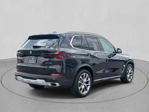 Black Sapphire Metallic 2026 BMW X5 xDrive40i