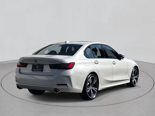2023 BMW 330 i xDrive