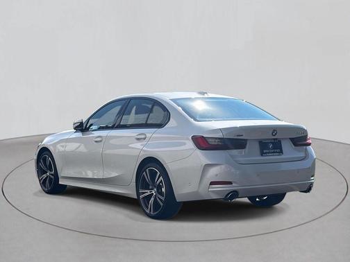 2023 BMW 330 i xDrive