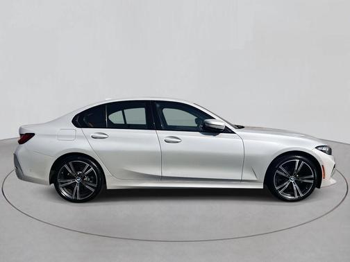 2023 BMW 330 i xDrive