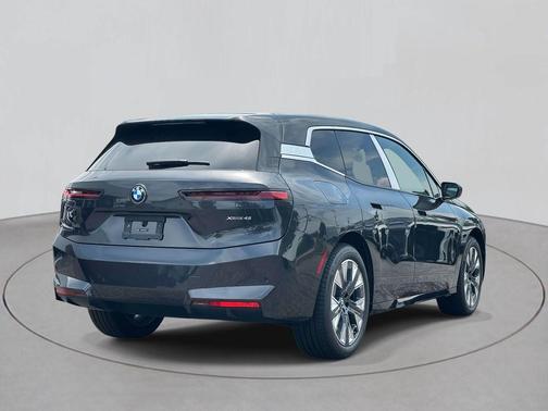 2026 BMW iX xDrive45