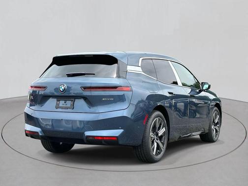 2026 BMW iX xDrive45