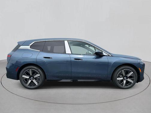 2026 BMW iX xDrive45