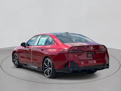 2025 BMW i5 M60