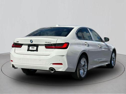 2025 BMW 330 i xDrive