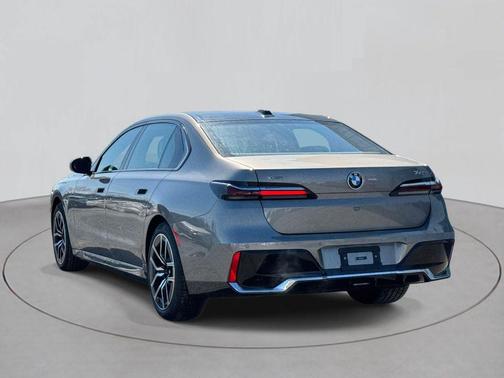 2026 BMW 740 i xDrive