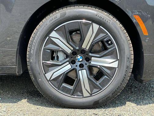 2026 BMW iX xDrive60