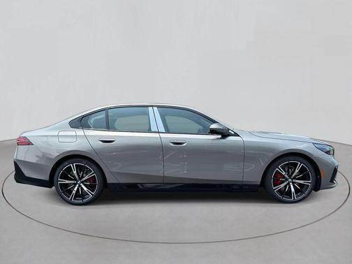 2026 BMW 550e xDrive
