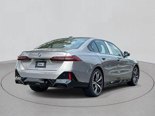 2026 BMW 550e xDrive