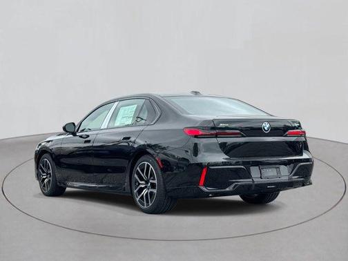 2026 BMW 740 i xDrive