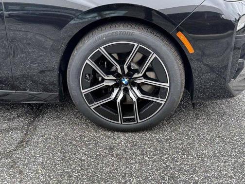 2026 BMW 740 i xDrive