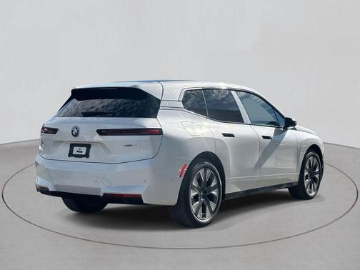 2026 BMW iX xDrive60