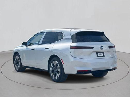 2026 BMW iX xDrive60