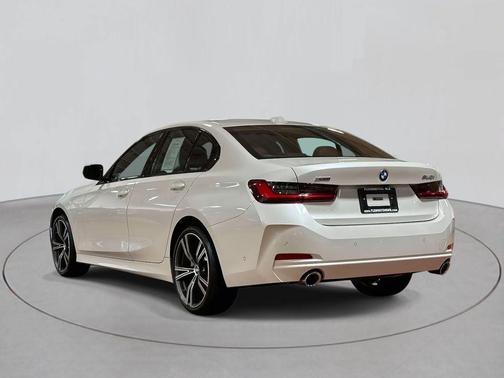 2023 BMW 330 i xDrive