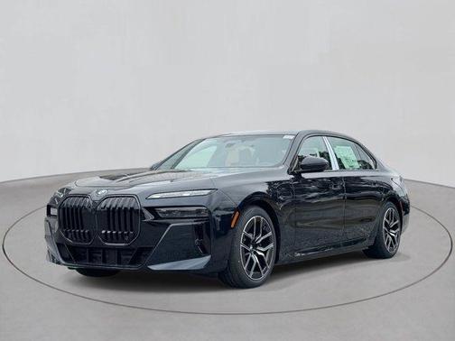 2026 BMW 750e xDrive