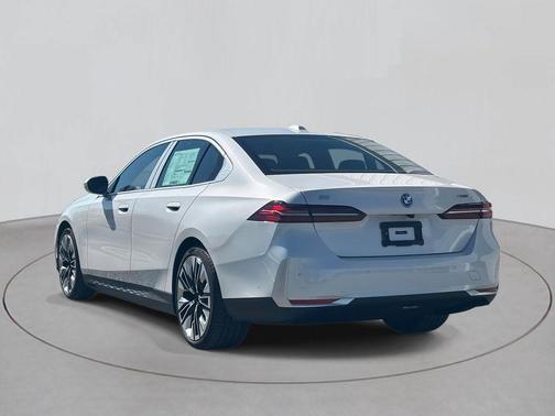 2026 BMW i5 xDrive40