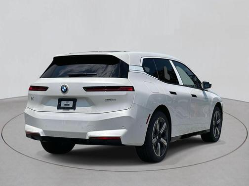 2026 BMW iX xDrive45