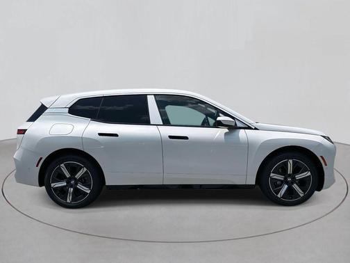 2026 BMW iX xDrive45