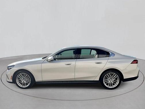 2025 BMW 530 i xDrive