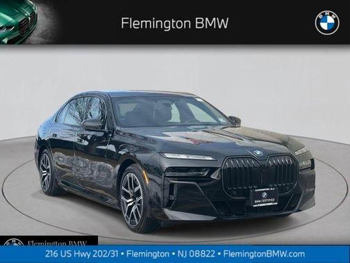 2025 BMW 750e xDrive