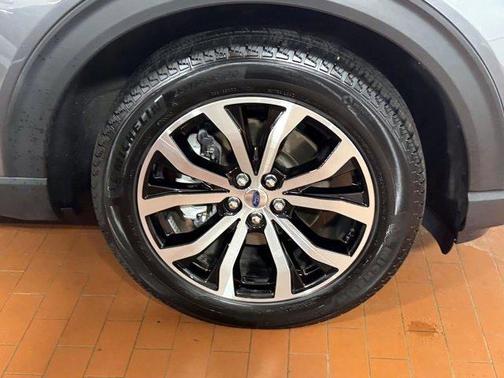 Carbonized Gray Metallic 2025 Ford Explorer ST-Line