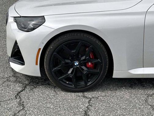 Mineral White Metallic 2025 BMW M240 i xDrive