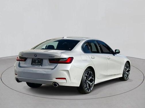 2025 BMW 330 i xDrive