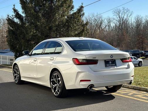 2025 BMW 330 i xDrive