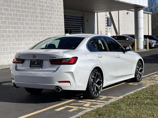 2025 BMW 330 i xDrive