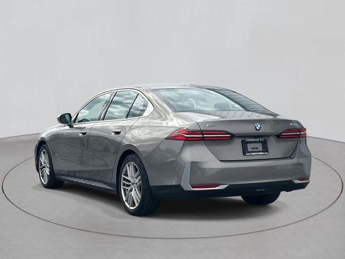 2025 BMW 530 i xDrive