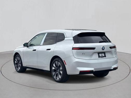 2026 BMW iX xDrive60