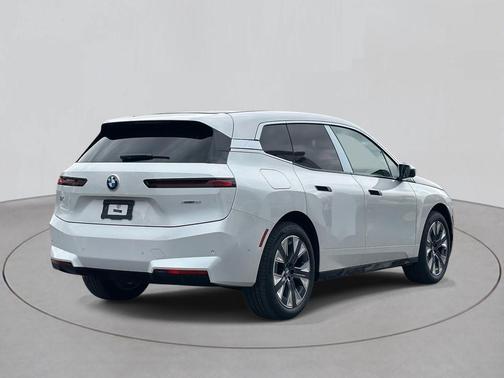 2026 BMW iX xDrive60