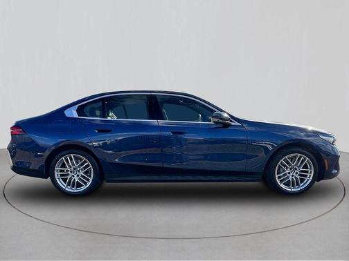 2024 BMW 530 i xDrive