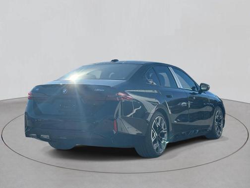 2025 BMW i5 M60