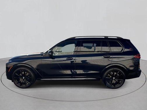 2025 BMW X7 M60i