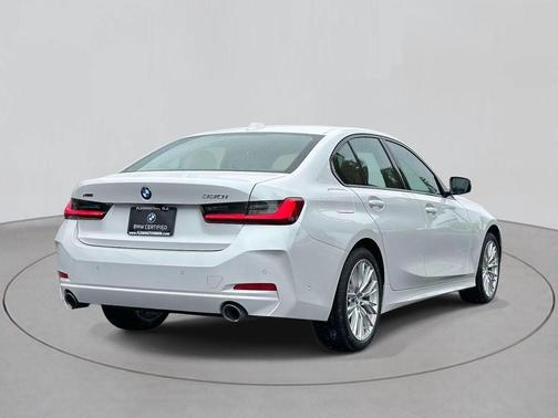 2023 BMW 330 i xDrive