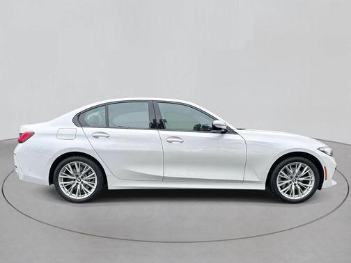 2023 BMW 330 i xDrive