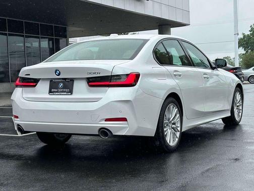 2023 BMW 330 i xDrive