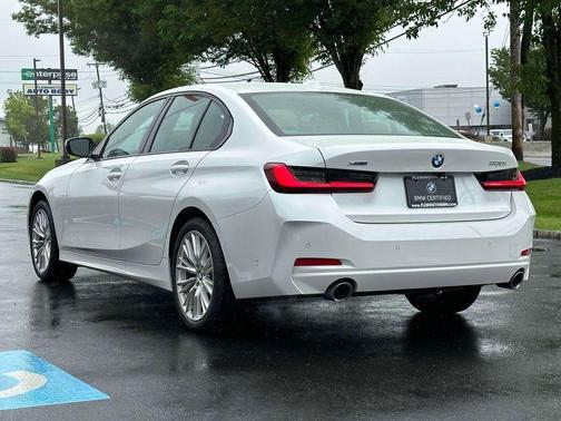2023 BMW 330 i xDrive