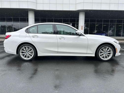 2023 BMW 330 i xDrive