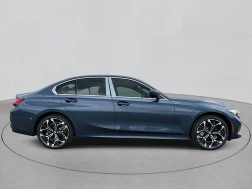 2025 BMW 330 i xDrive
