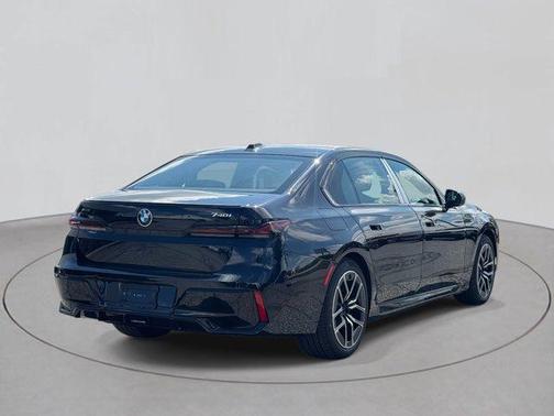 2026 BMW 740 i xDrive