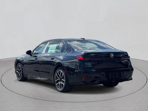 2026 BMW 740 i xDrive